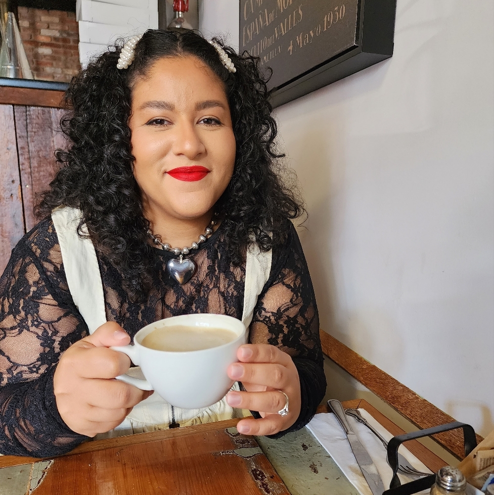 Meet your Posher, Eve